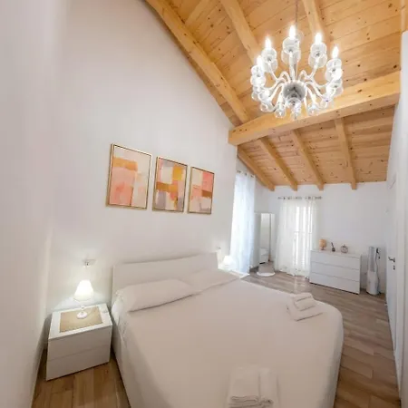 Casa Manzoni - Larihome A84 Appartement *
