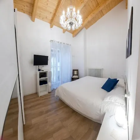 Casa Manzoni - Larihome A84 Apartamento Gravedona