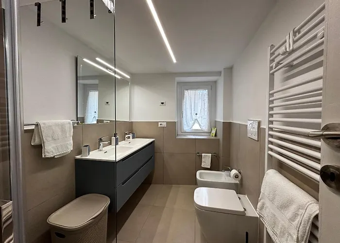 Casa Manzoni - Larihome A84 * Gravedona