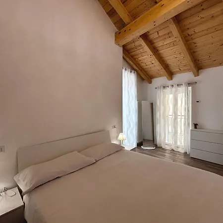 Casa Manzoni - Larihome A84 Apartmán *